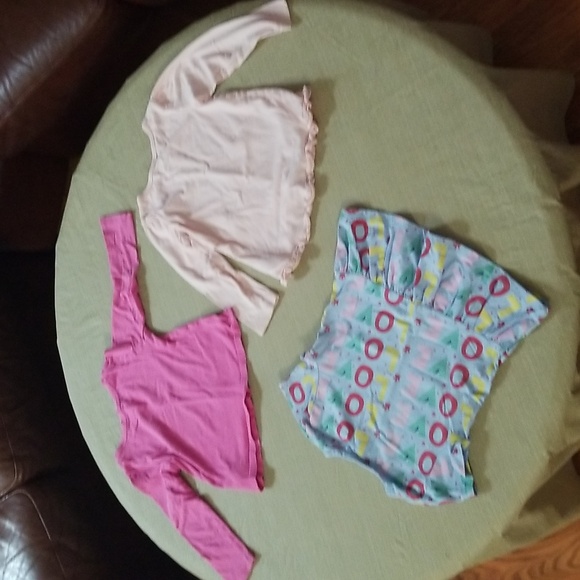 ❣5 for $25 Sale❣Bundle of 3T Animal-Themed Clothing - Picture 2 of 8